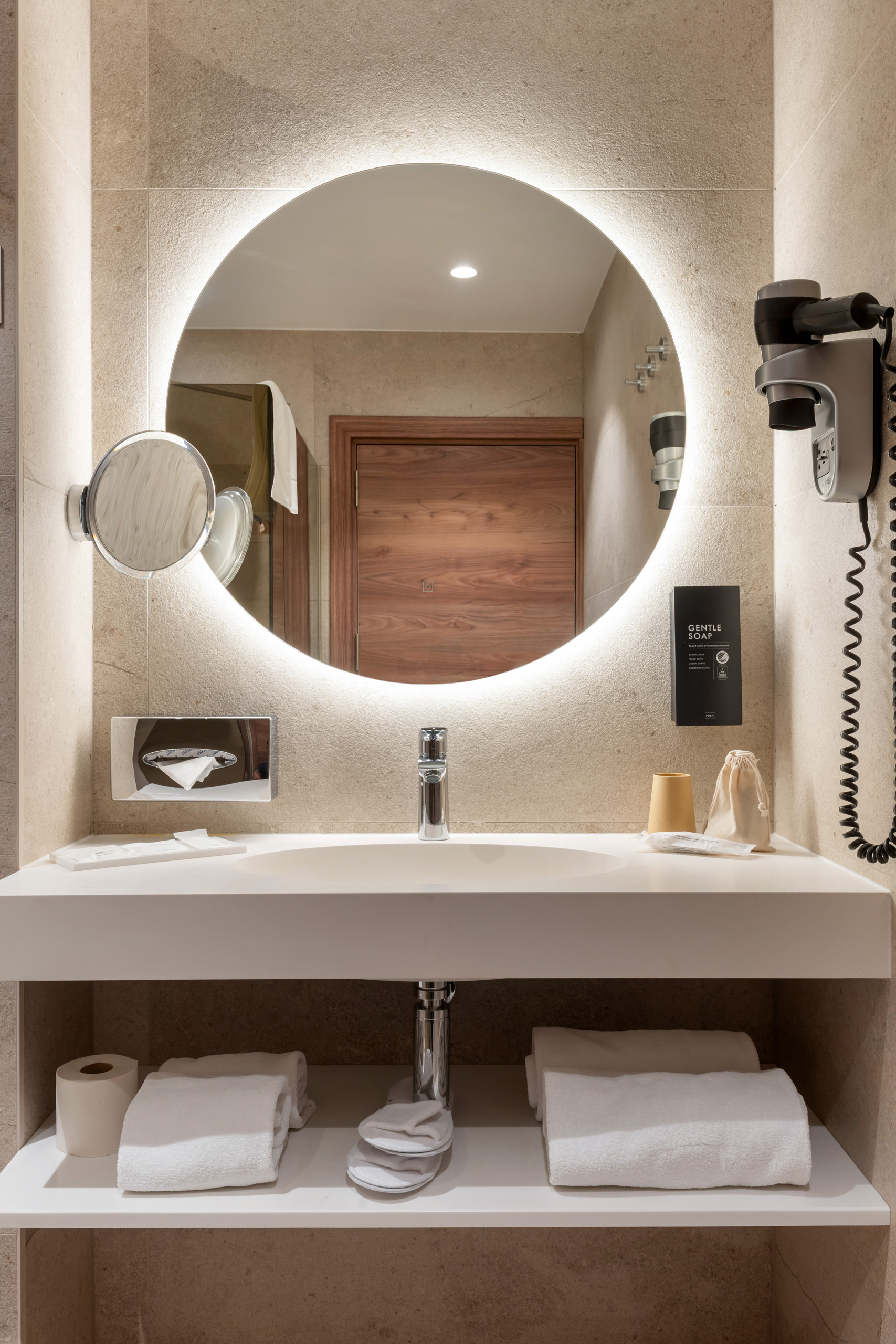 Hotel le 830 